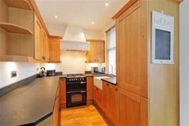  Image of 2 bedroom Flat to rent in Greenend Road London W4 at London, W4 1AS