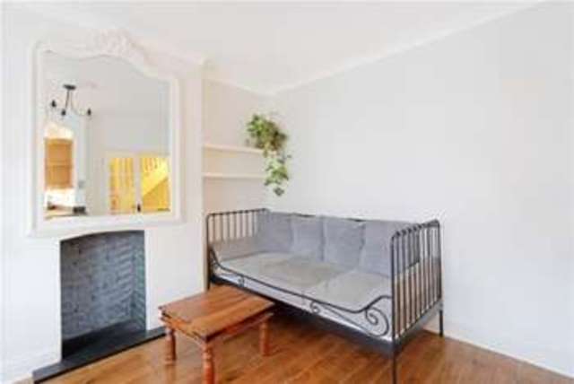  Image of 2 bedroom Flat to rent in Greenend Road London W4 at London, W4 1AS