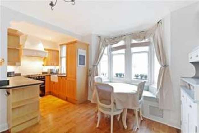  Image of 2 bedroom Flat to rent in Greenend Road London W4 at London, W4 1AS