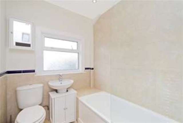 Image of 2 bedroom Flat to rent in Greenend Road London W4 at London, W4 1AS