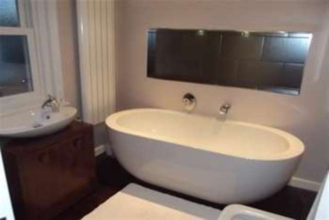  Image of 5 bedroom Detached house to rent in Grosvenor Road Southampton SO17 at Southampton, SO17 1RT