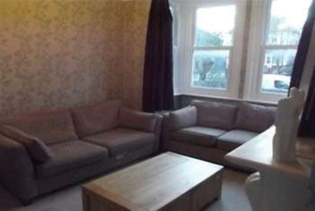  Image of 5 bedroom Detached house to rent in Grosvenor Road Southampton SO17 at Southampton, SO17 1RT