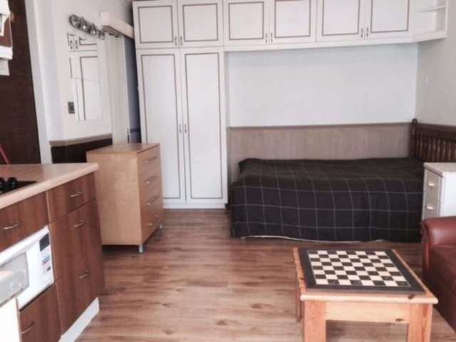  Image of Studio flat to rent in Grove Road Hounslow TW3 at Hounslow TW3 3PY Hounslow, TW3 3PY