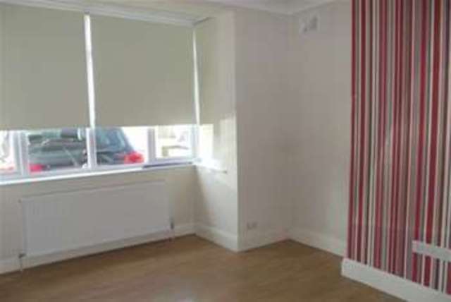  Image of 3 bedroom Detached house to rent in Hazelbrouck Gardens Ilford IG6 at Hainault, IG6 2XN