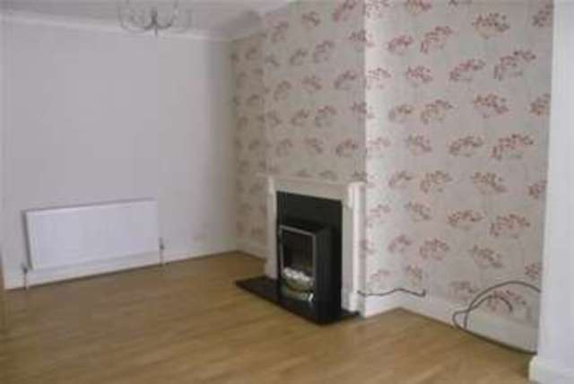  Image of 3 bedroom Detached house to rent in Hazelbrouck Gardens Ilford IG6 at Hainault, IG6 2XN