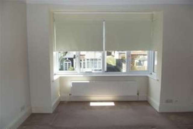  Image of 3 bedroom Detached house to rent in Hazelbrouck Gardens Ilford IG6 at Hainault, IG6 2XN