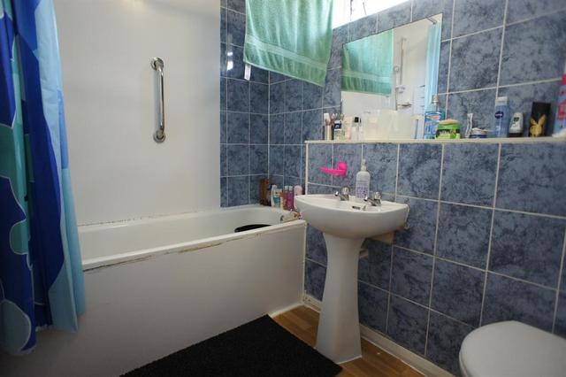  Image of 1 bedroom Flat to rent in Crabtree Lane Sheffield S5 at Crabtree Sheffield Fir Vale, S5 7AY