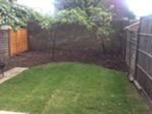  Image of 3 bedroom Flat to rent in Coverley Close London E1 at Coverly Close, Hanbury Street  London, E1 5HY