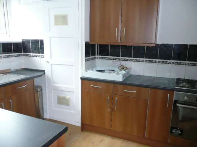  Image of 1 bedroom Flat to rent in Hayling Road Watford WD19 at Hayling Road South Oxhey Watford, WD19 7NU