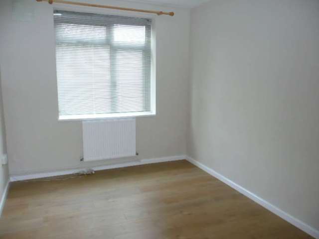  Image of 1 bedroom Flat to rent in Hayling Road Watford WD19 at Hayling Road South Oxhey Watford, WD19 7NU