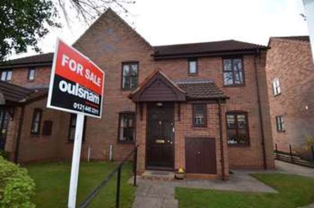  Image of 2 bedroom Flat for sale in Hewell Road Barnt Green Birmingham B45 at Hewell Road  Birmingham, B45 8NE