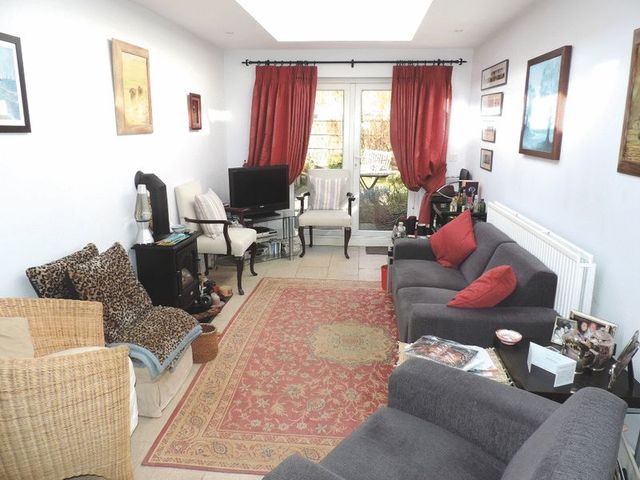  Image of 3 bedroom Detached house to rent in High Street Harrold Bedford MK43 at High Street Harrold Bedford, MK43 7DQ