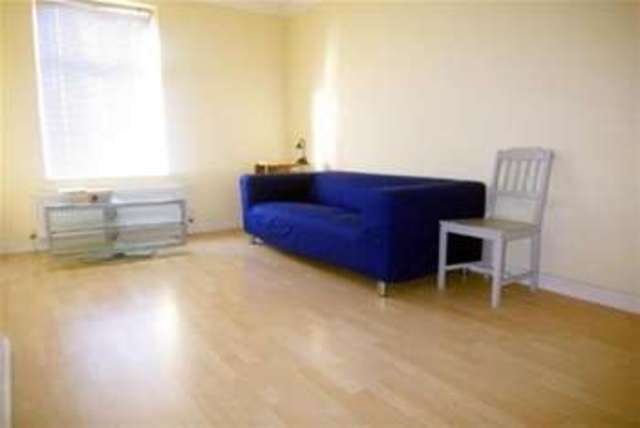  Image of 1 bedroom Flat to rent in High Street Rickmansworth WD3 at Rickmansworth, WD3 1AB