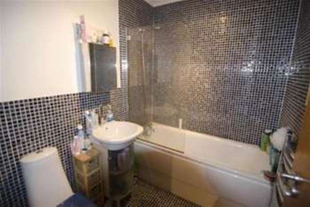  Image of 1 bedroom Flat to rent in High Street Rickmansworth WD3 at Rickmansworth, WD3 1AB