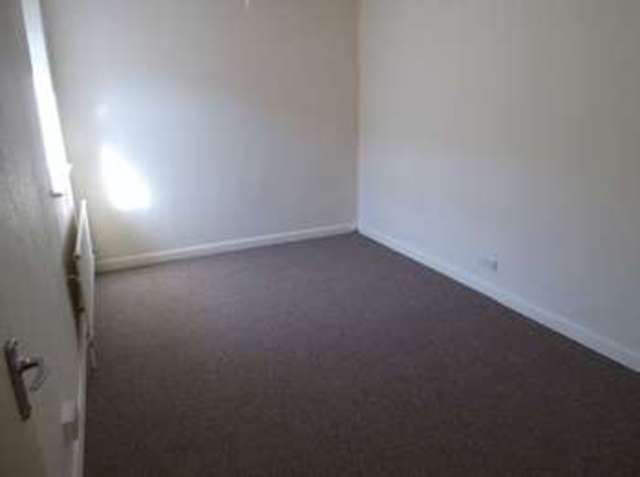 Image of 2 bedroom Flat to rent in New Parade High Street Selsey Chichester PO20 at High Street Selsey Chichester, PO20 0QA