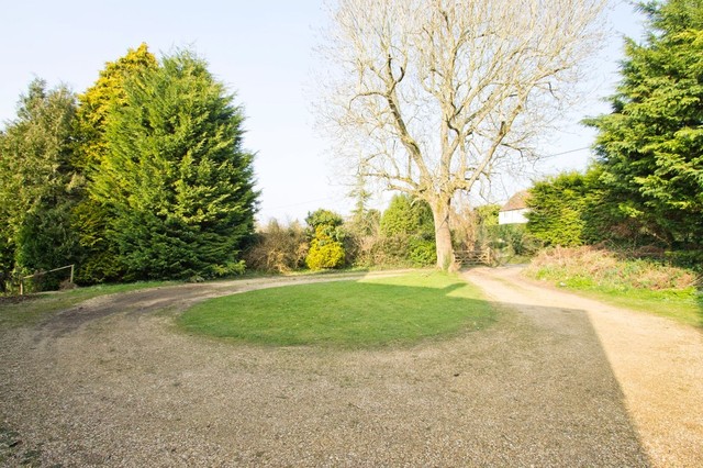  Image of 4 bedroom Detached house for sale in High Street Soberton Southampton SO32 at Soberton Southampton Hampshire, SO32 3PN