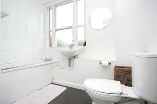  Image of 1 bedroom Flat to rent in Peckett Square Highbury Grange London N5 at Highbury London Highbury, N5 2PB