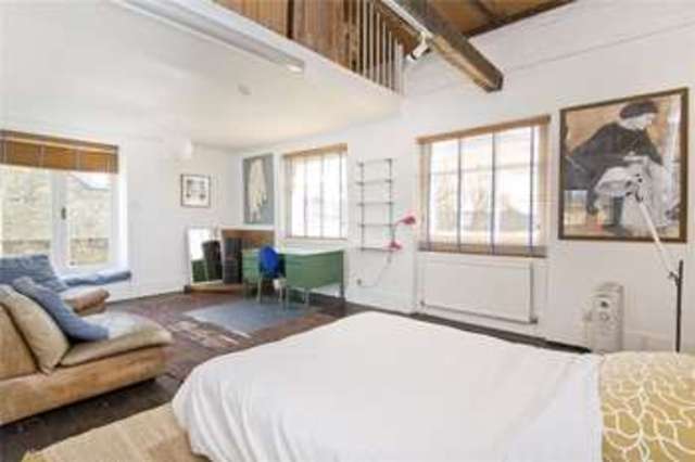  Image of 5 bedroom Semi-Detached house for sale in Highbury Hill London N5 at Highbury London Drayton Park, N5 1AL