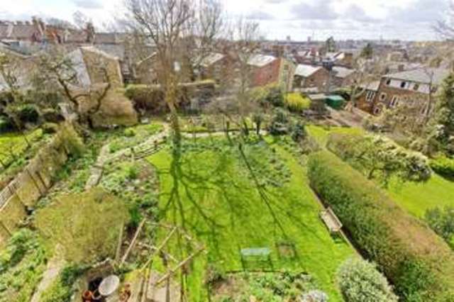  Image of 5 bedroom Semi-Detached house for sale in Highbury Hill London N5 at Highbury London Drayton Park, N5 1AL