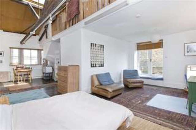  Image of 5 bedroom Semi-Detached house for sale in Highbury Hill London N5 at Highbury London Drayton Park, N5 1AL