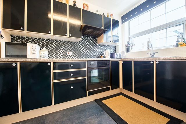  Image of 3 bedroom Detached house for sale in Hobbs Hill Road Hemel Hempstead HP3 at Hobbs Hill Road  Hemel Hempstead, HP3 9QB