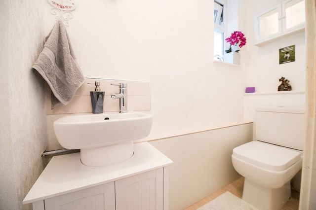  Image of 3 bedroom Detached house for sale in Hobbs Hill Road Hemel Hempstead HP3 at Hobbs Hill Road  Hemel Hempstead, HP3 9QB