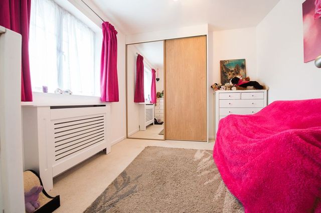  Image of 3 bedroom Detached house for sale in Hobbs Hill Road Hemel Hempstead HP3 at Hobbs Hill Road  Hemel Hempstead, HP3 9QB