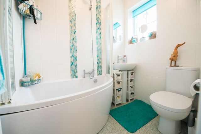  Image of 3 bedroom Detached house for sale in Hobbs Hill Road Hemel Hempstead HP3 at Hobbs Hill Road  Hemel Hempstead, HP3 9QB