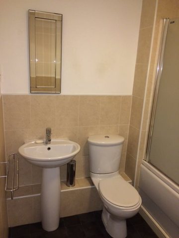  Image of 2 bedroom Apartment to rent in Holywell Drive Warrington WA1 at Warrington Warrington, WA1 2GG