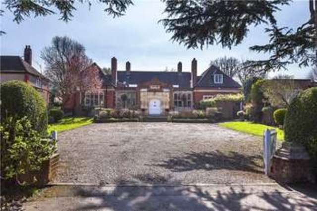  Image of 5 bedroom Detached house for sale in Kidbrooke Grove London SE3 at London  Kidbrooke, SE3 0LG