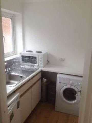  Image of Studio flat to rent in Kimberley Road Croydon CR0 at Kimberley Road  Croydon, CR0 2PW