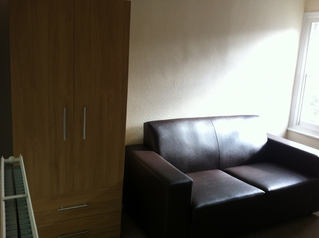  Image of 1 bedroom Studio flat to rent in Kings Road Doncaster DN1 at Kings Road, Room 2 town centre, Doncaster  Doncaster, DN1 2LU
