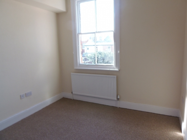  Image of 1 bedroom Studio flat to rent in Kings Road Doncaster DN1 at Kings Road, Room 2 town centre, Doncaster  Doncaster, DN1 2LU