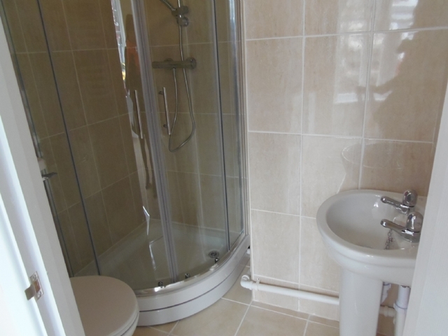  Image of 1 bedroom Studio flat to rent in Kings Road Doncaster DN1 at Kings Road, Room 2 town centre, Doncaster  Doncaster, DN1 2LU