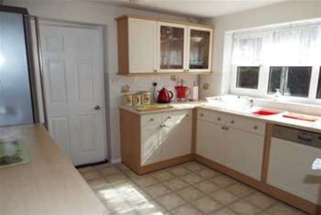  Image of 4 bedroom Detached house to rent in Kingside Grove Stoke-on-Trent ST4 at Stoke-on-Trent, ST4 8UU