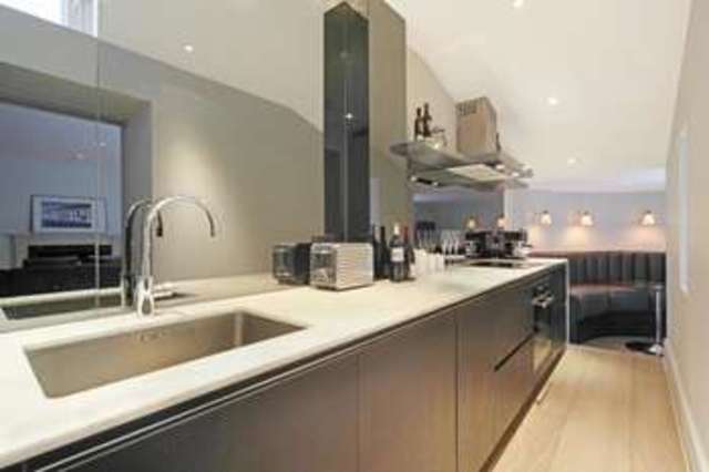  Image of 2 bedroom Flat for sale in Lansdowne Crescent London W11 at Lansdowne Crescent  London, W11 2NS