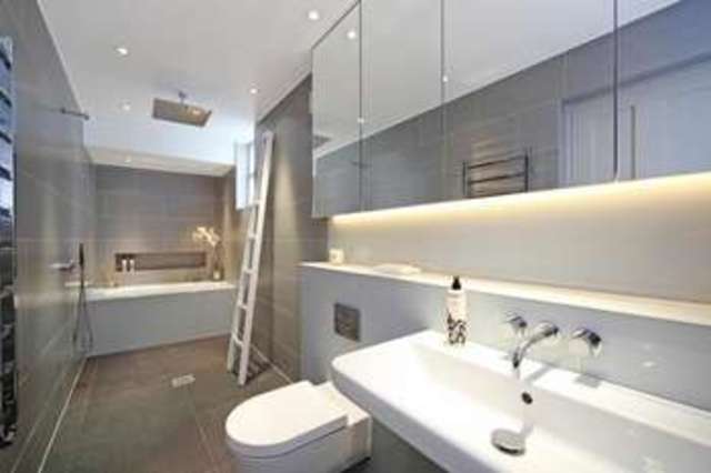  Image of 2 bedroom Flat for sale in Lansdowne Crescent London W11 at Lansdowne Crescent  London, W11 2NS