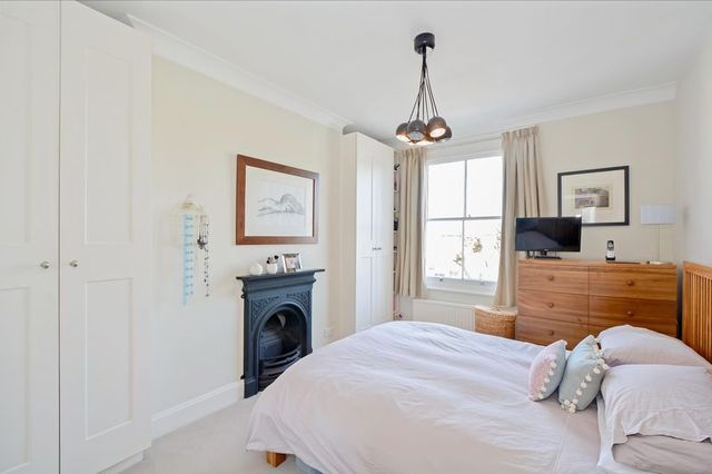  Image of 3 bedroom Flat for sale in Lauriston Road London E9 at Lauriston Road  London, E9 7HA
