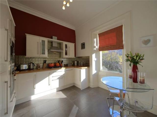  Image of 2 bedroom Flat to rent in Learmonth Gardens Edinburgh EH4 at Comely Bank Edinburgh Edinburgh, EH4 1HB