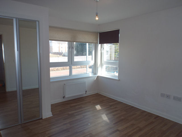  Image of 2 bedroom Flat to rent in Motherwell Road Newarthill Motherwell ML1 at Motherwell North Lanarkshire North Lanarkshire, ML1 3FX