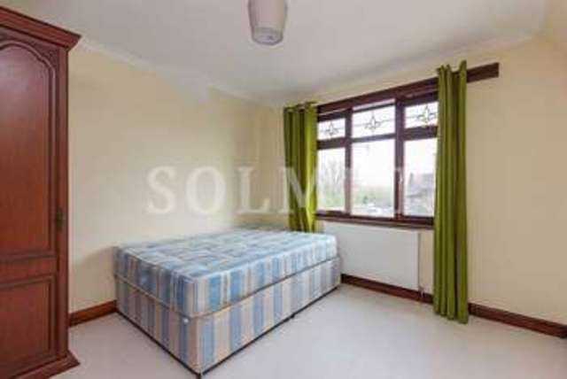  Image of 5 bedroom Detached house to rent in Links Road London NW2 at Links Road  Neasden, NW2 7LE