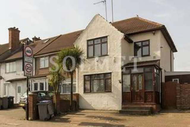  Image of 5 bedroom Detached house to rent in Links Road London NW2 at Links Road  Neasden, NW2 7LE