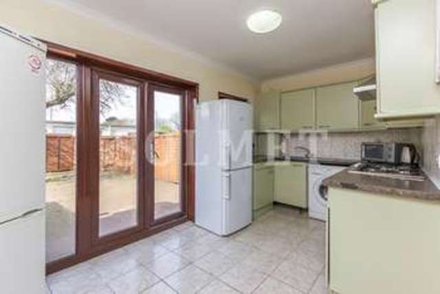  Image of 5 bedroom Detached house to rent in Links Road London NW2 at Links Road  Neasden, NW2 7LE