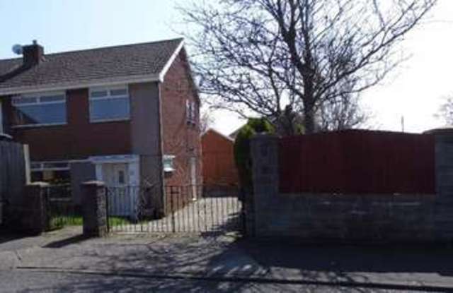  Image of 3 bedroom Semi-Detached house for sale in Llewellyn Road Penllergaer Swansea SA4 at Penllergaer Abertawe Swansea, SA4 9BH