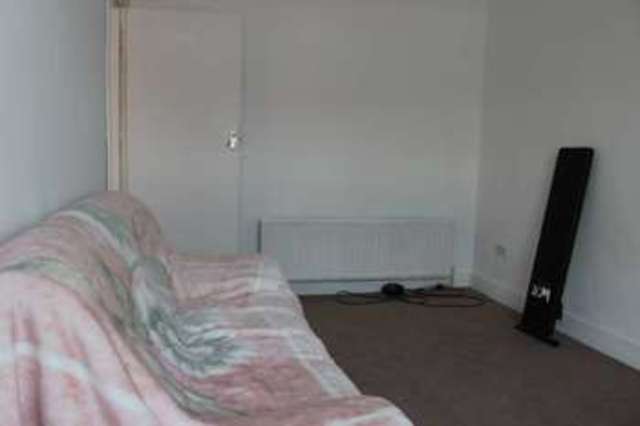  Image of 3 bedroom Flat to rent in Longbridge Road Barking IG11 at Longbridge Road  Barking, IG11 8SF