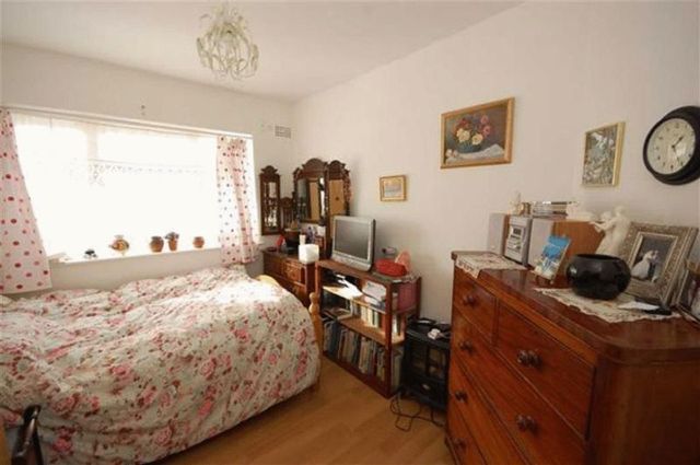  Image of 3 bedroom Detached house for sale in Longley Avenue Wembley HA0 at Longley Avenue Array Alperton, HA0 1NG