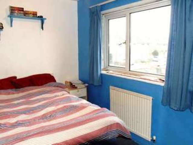  Image of 3 bedroom Terraced house for sale in Loppets Road Crawley RH10 at Loppets Road Tilgate CRAWLEY, RH10 5DW