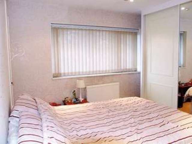  Image of 3 bedroom Terraced house for sale in Loppets Road Crawley RH10 at Loppets Road Tilgate CRAWLEY, RH10 5DW