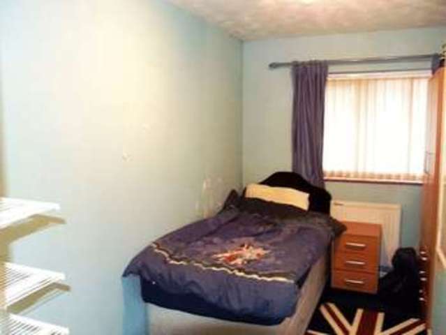  Image of 3 bedroom Terraced house for sale in Loppets Road Crawley RH10 at Loppets Road Tilgate CRAWLEY, RH10 5DW