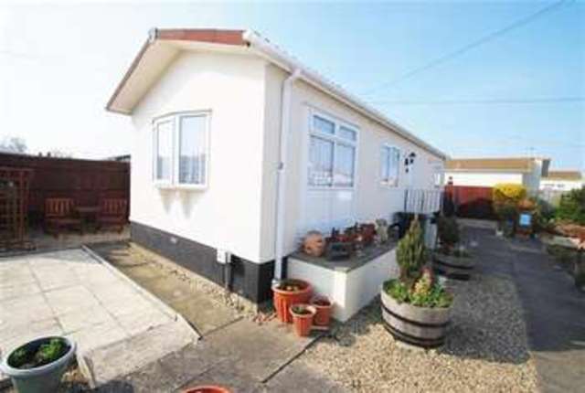  Image of 2 bedroom Bungalow for sale in Lyndhurst Estate Sea Lane Ingoldmells Skegness PE25 at Ingoldmells, PE25 1PD
